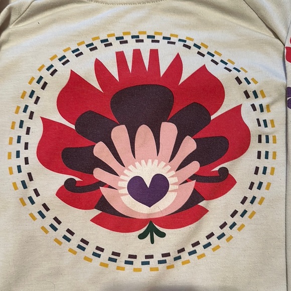 Pyramid Collection graphic Floral Bellsleeve - Picture 4 of 7